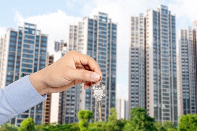 首付变全款?房价暴跌背后的残酷现实,你还敢买房吗?