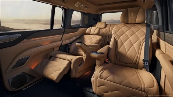 比亚迪售价超百万的豪华SUV！仰望U8L内饰官图公布：一深一浅