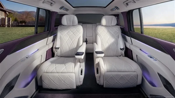 比亚迪售价超百万的豪华SUV！仰望U8L内饰官图公布：一深一浅