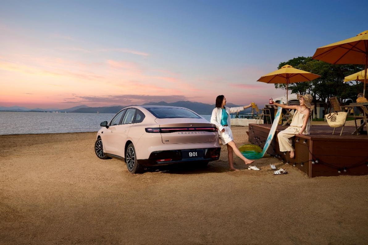 精准阻击小鹏MONA M03 零跑B01 650激光雷达版仅需11.98万元
