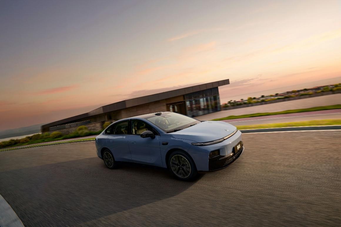 精准阻击小鹏MONA M03 零跑B01 650激光雷达版仅需11.98万元